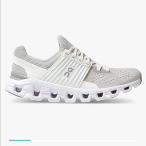 Used ON cloud swift sneakers